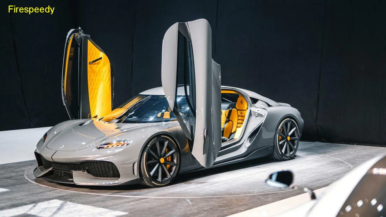 Koenigsegg Gemera | First 4 Seater Hybrid Sports Car (2020)